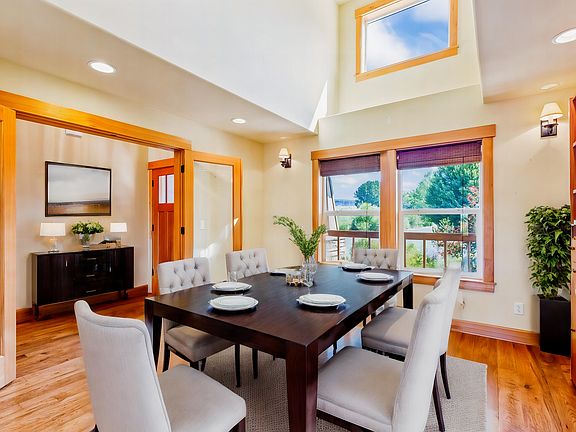 2nd image of 220 SE Resort Ct