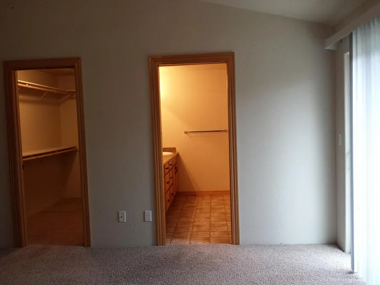 1011 SW Princeton Pl — Photo 13