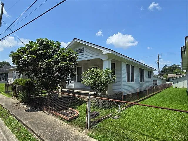 349 Saint Charles St