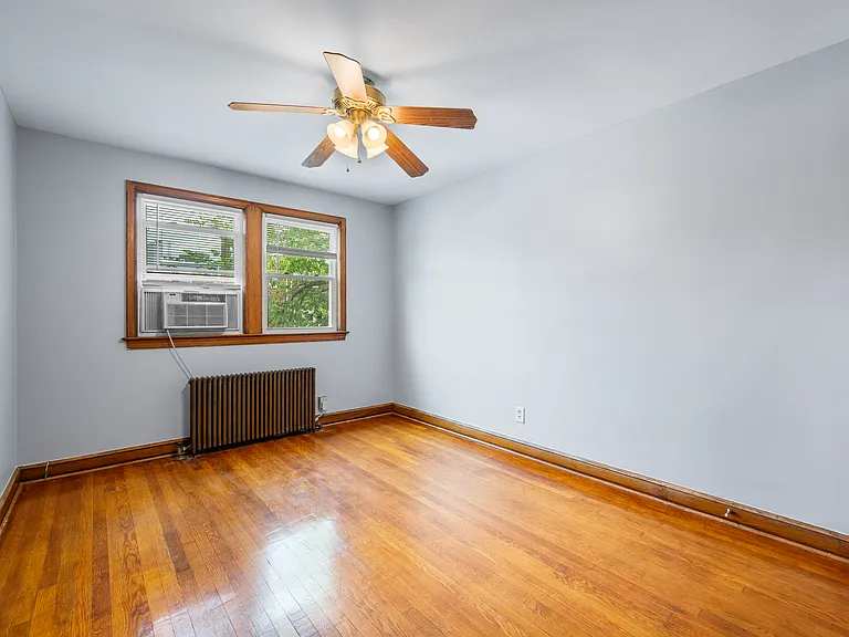55 Farragut Pl NW #2 — Photo 2