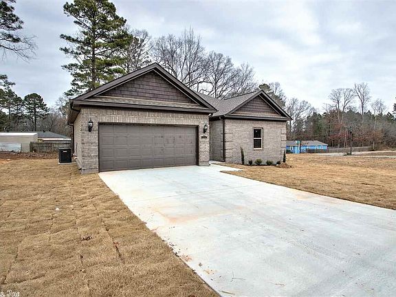 2nd image of 7304 Royal Oaks