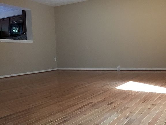 4th image of 9175 Forest Breeze Ct #Townhouse