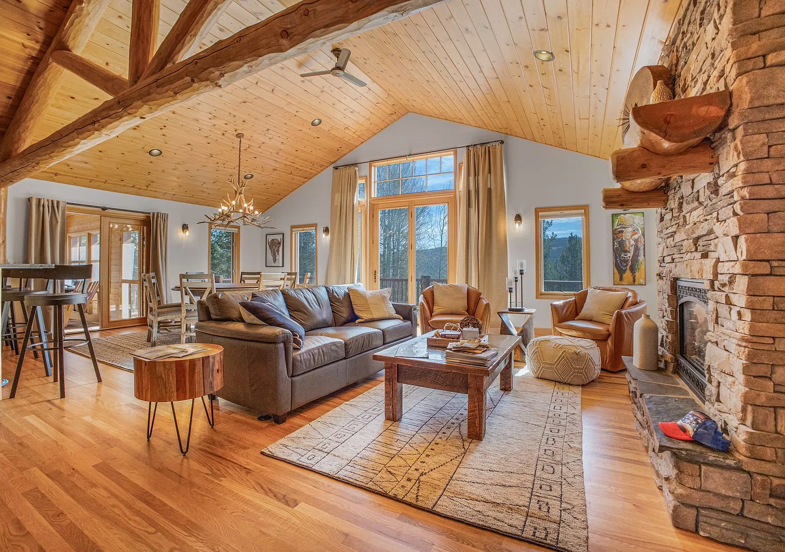 Luxury Single Family Living — Photo 3