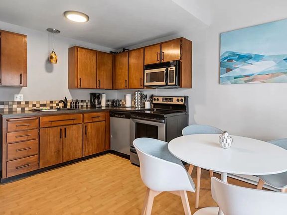 5th image of 1112 E 8th Ave