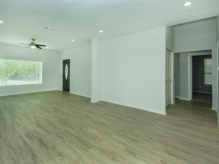 S Grand Ave — Photo 2