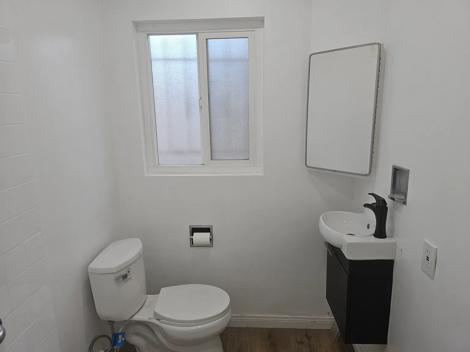 2 bed, 800 sqft, $2,645 — Photo 2