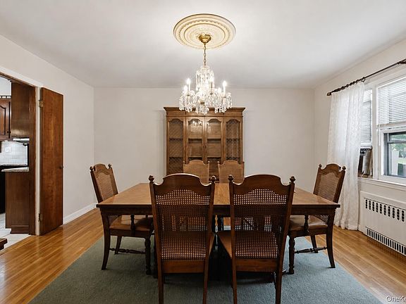 4th image of 172 Park Hill Avenue