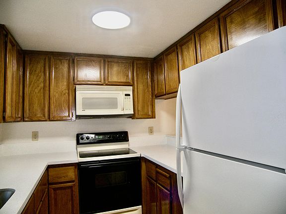 3rd image of 6101 Joaquin Murieta Ave APT C