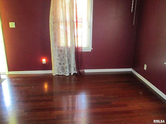 4th image of 826 E Tripp Ave