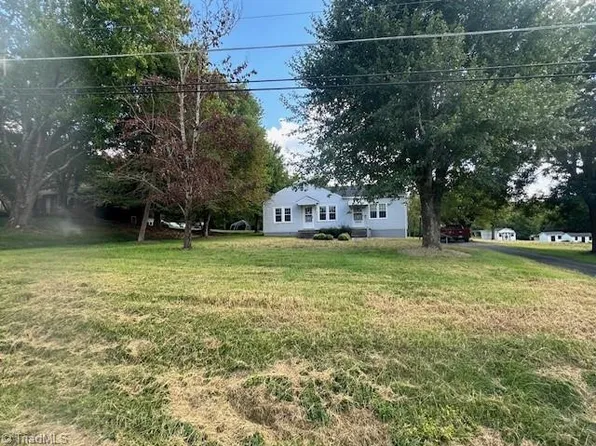 5504 Winona St, Winston Salem, NC 27106