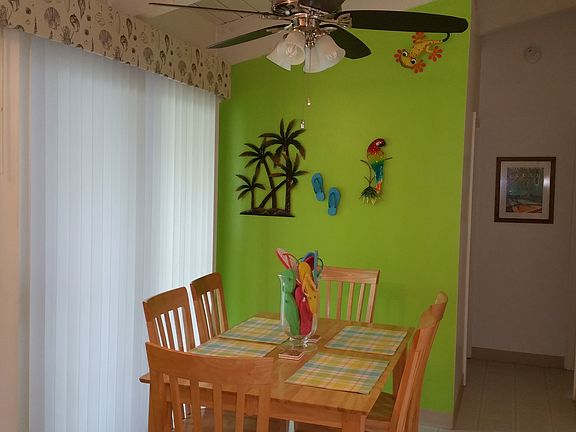 Dining area is cheery
