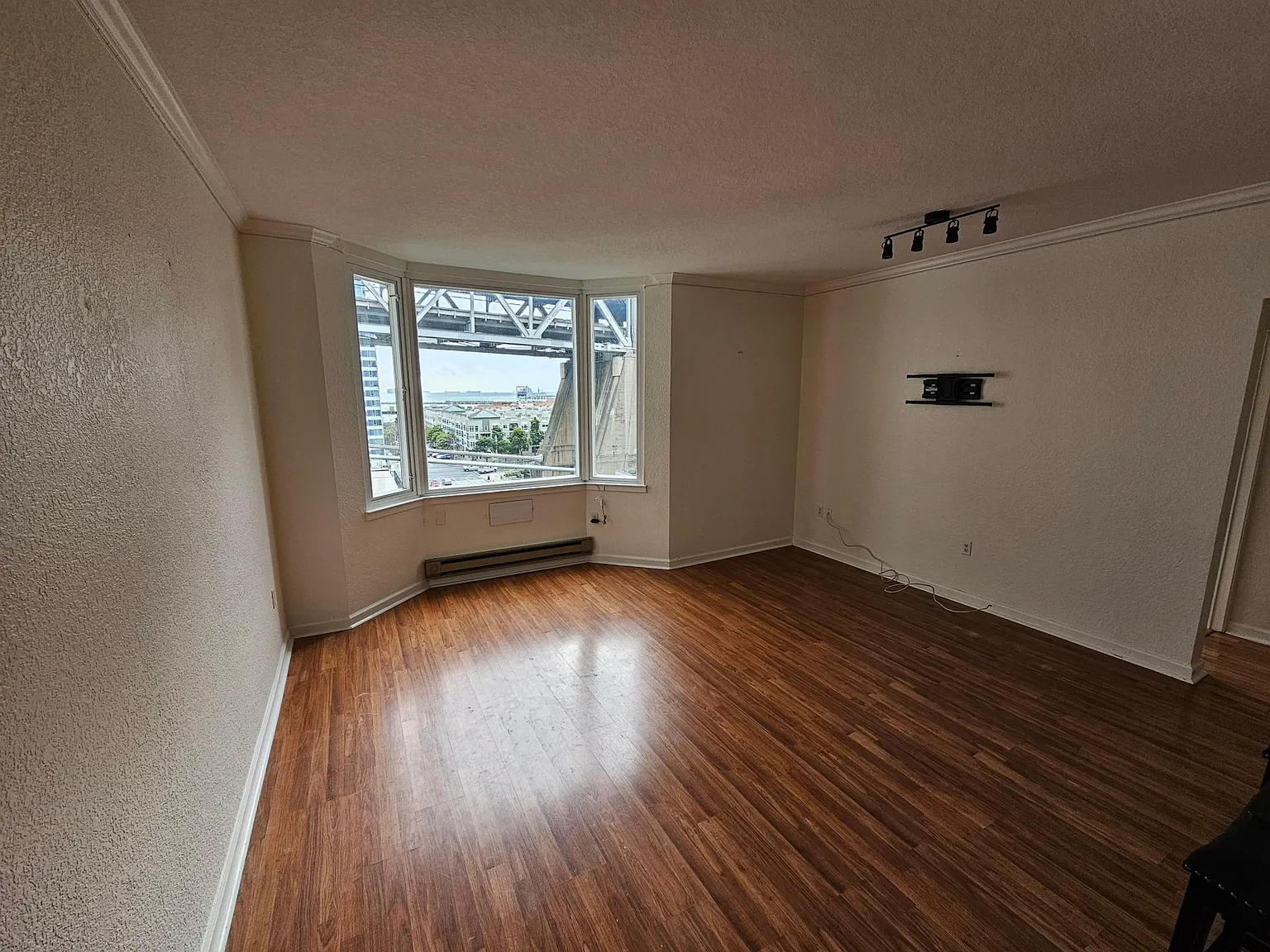 2 bed, 800 sqft, $5,795 — Photo 4