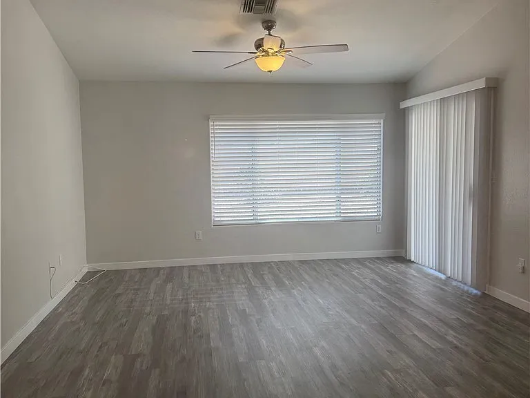 9909 Bundella Dr — Photo 20