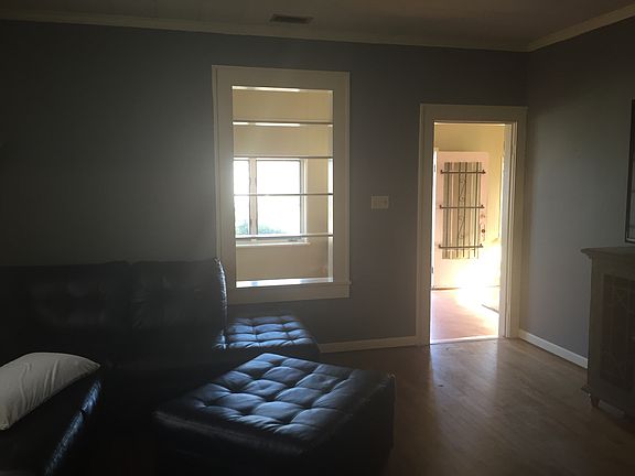 4th image of 403 N Hickory St #House