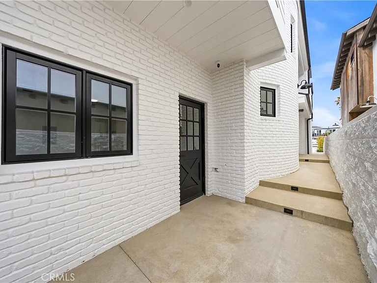 603 36th St — Photo 3