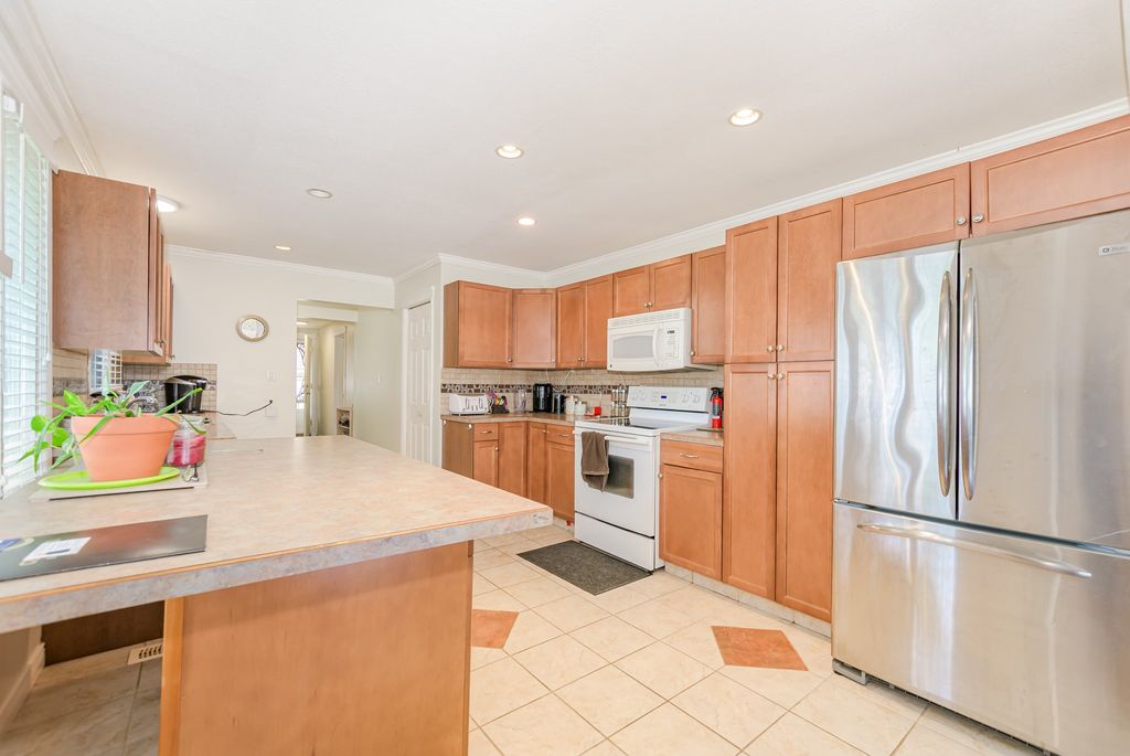729 Stanley Ave, Enderby, BC - View 6