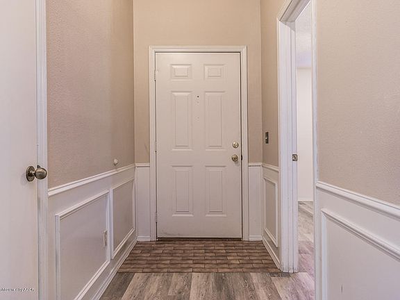 3rd image of 5805 Campus Dr