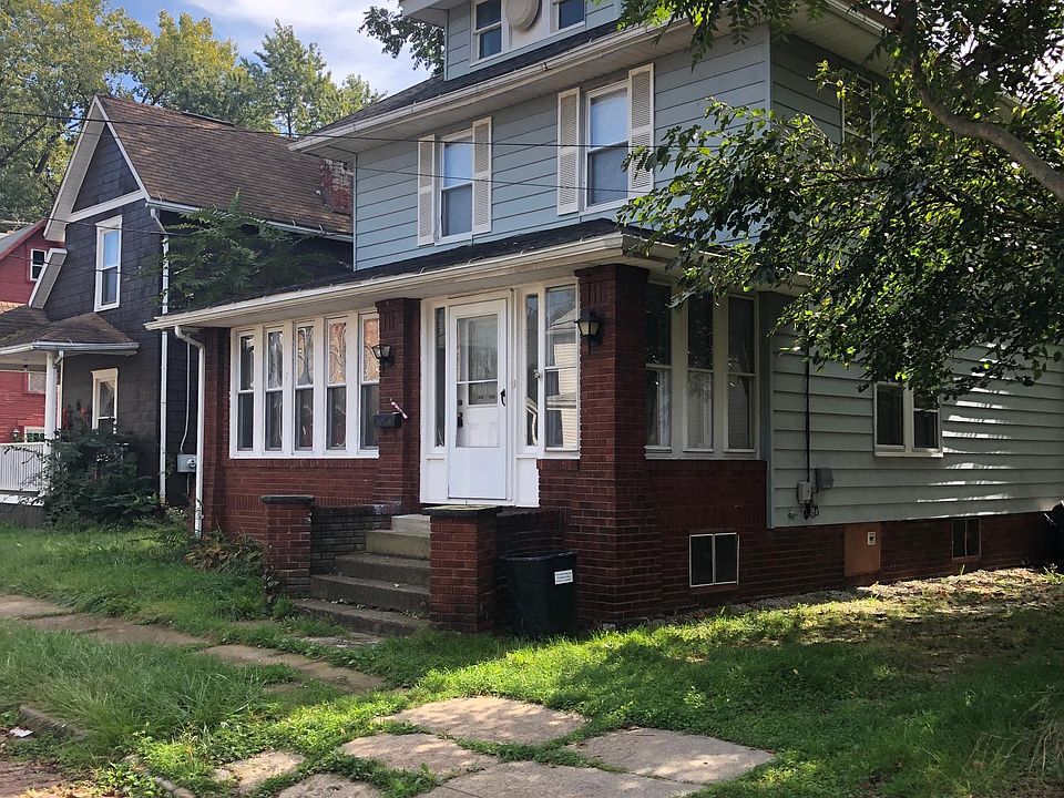 1st image of 1126 Hoover Pl NW