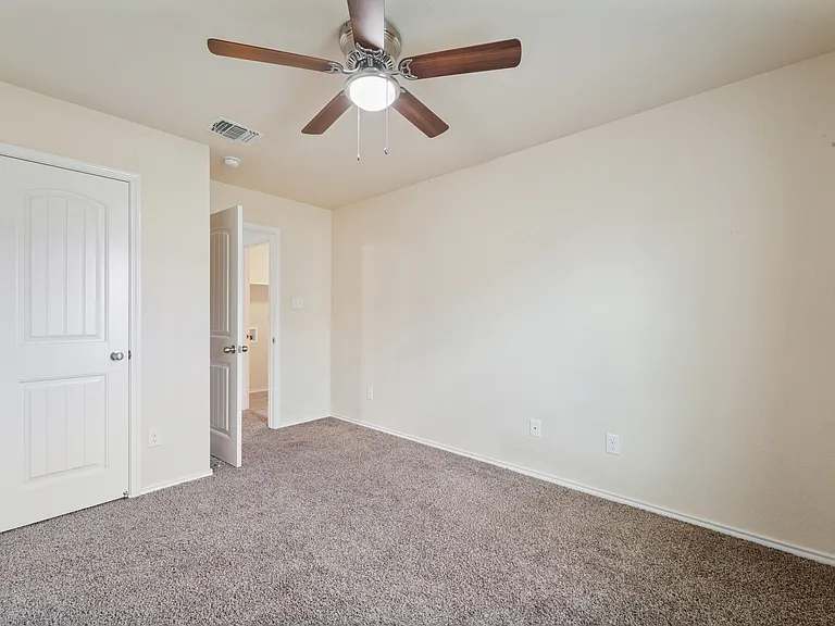 724 Liberty Valley Dr — Photo 11