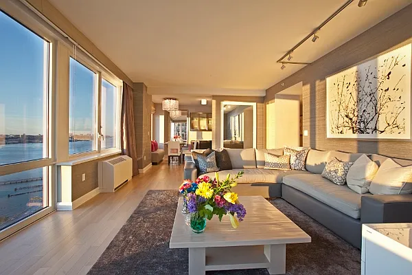 Sold by BLU Real Estate | media 16