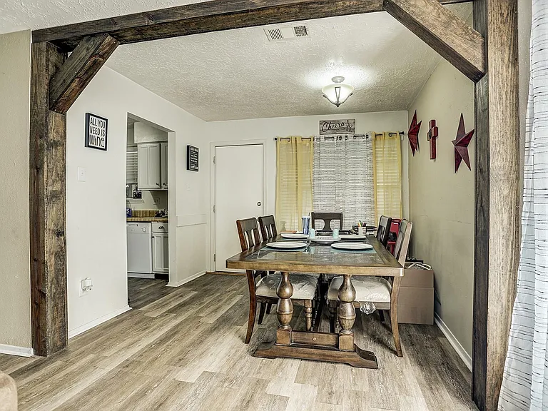 7006 Zieglers Grv — Photo 5