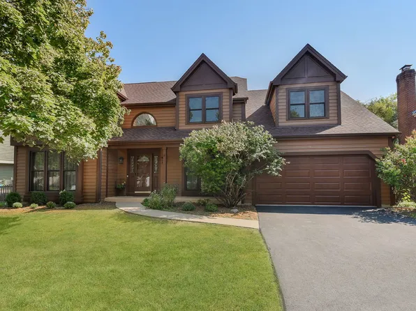 1N261 Redwing Dr, Carol Stream, IL 60188