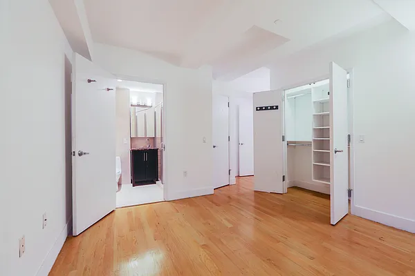 Sold by Winzone Realty Inc | media 9