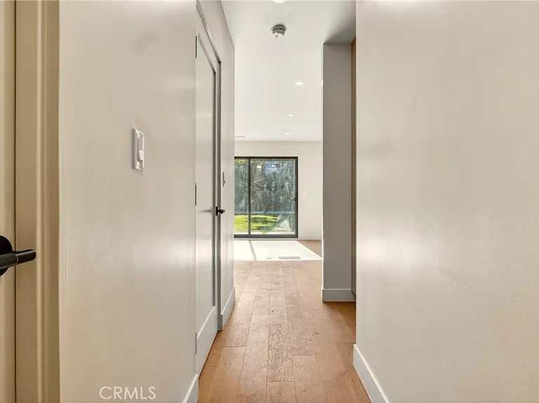 4819 Genesta — Photo 30
