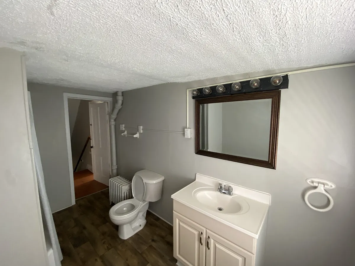 Building Photo - 324 N Franklin St #324