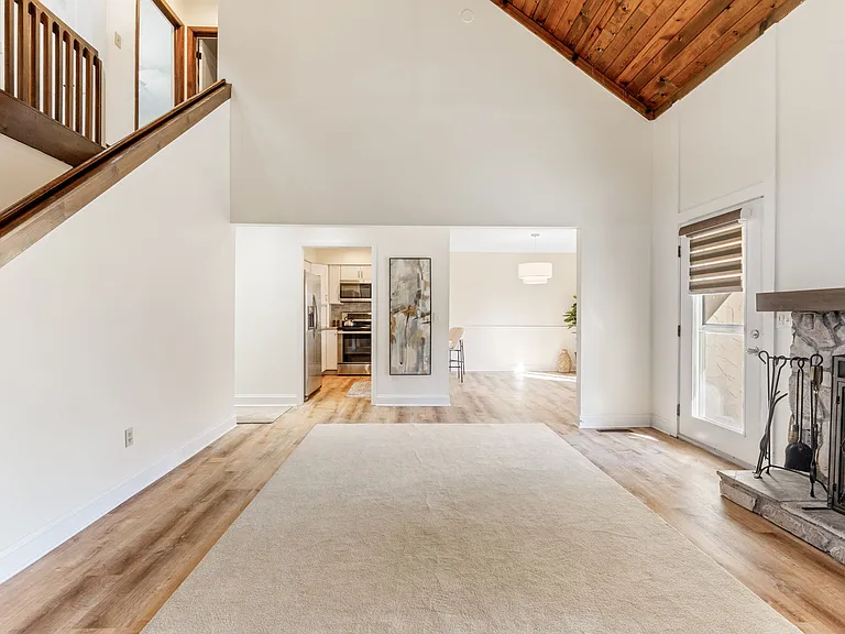 6372 Dummerston Ct — Photo 3