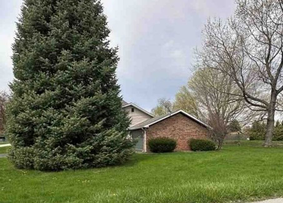 1st image of 2734 S D St