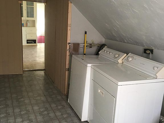 Laundry room (rear of apartment)