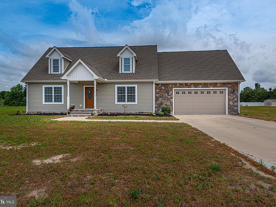 1st image of 64 Beacon Cir