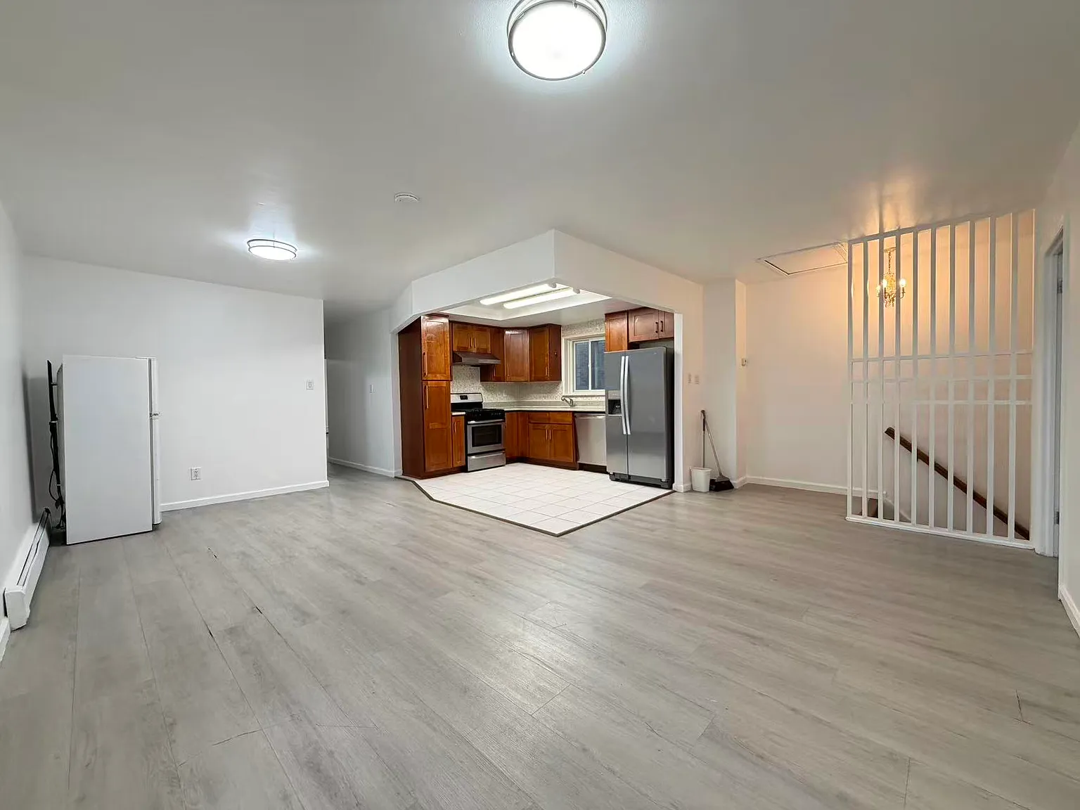4 bed, 1.5 bath, 1200 sqft, $3,400 — Photo 3