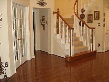 3rd image of 1409 Greenbriar Dr