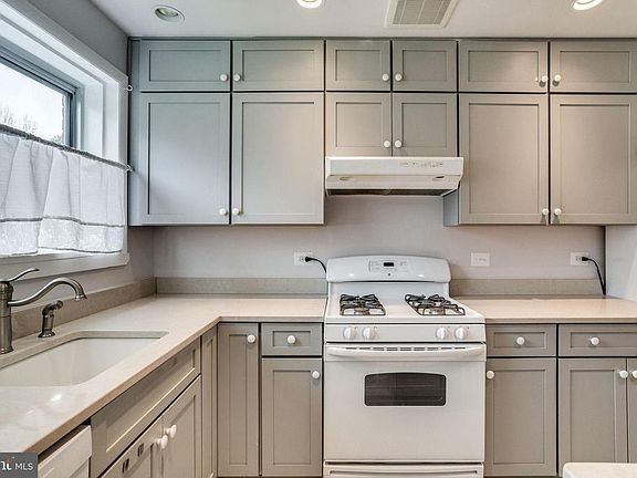 5th image of 10513 Weymouth St APT 204