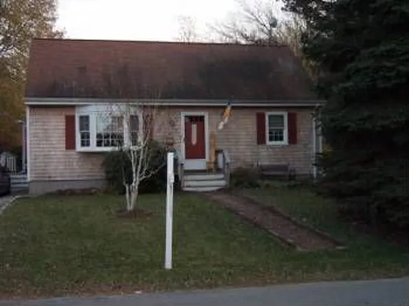 43 Dartmouth St, Fairhaven, MA 02719