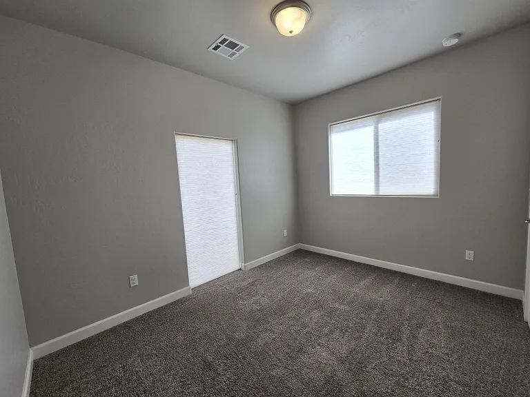 4631 Melrose Rd — Photo 9
