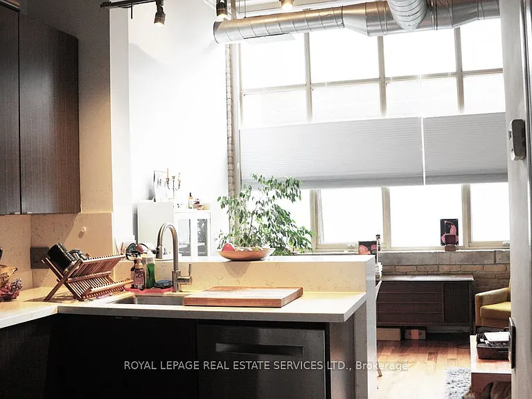 736 Dundas St E #203 — Photo 16