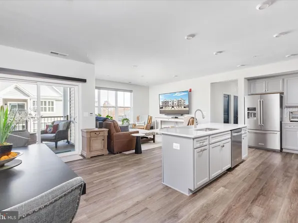 19 Artemisia Way #301, Stafford, VA 22554