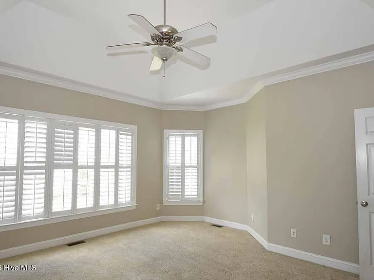1129 Scarlet Oak Dr — Photo 17
