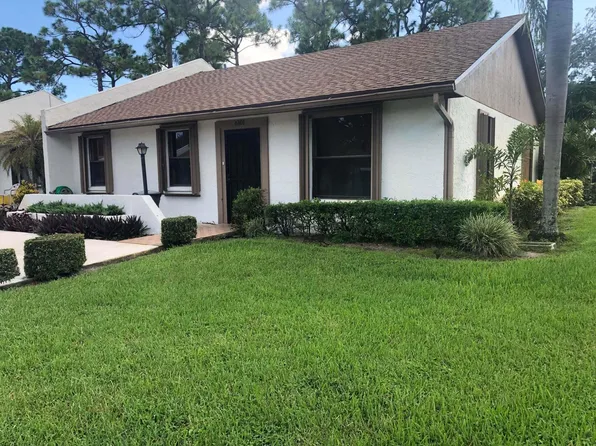 6101 Fairfield Circle #13, Greenacres, FL 33463