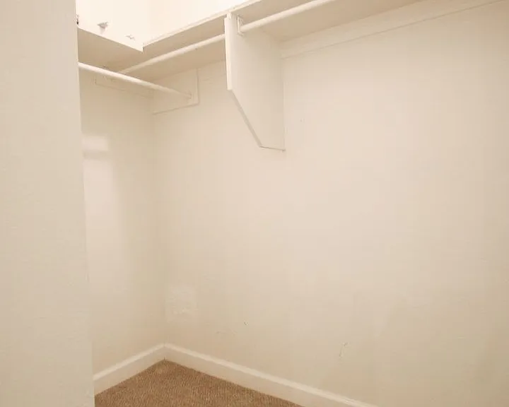 1225 S Lawton Ave — Photo 23