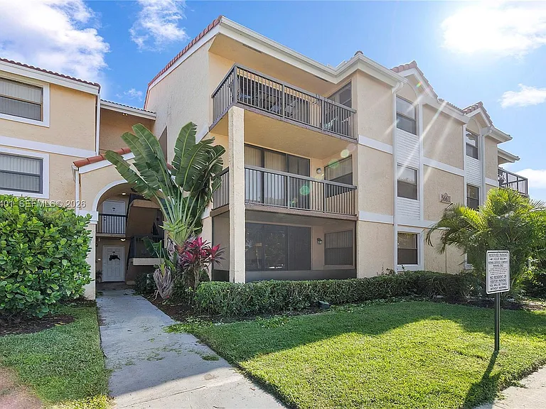 5661 Riverside Dr #103B7 — Photo 11