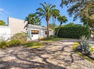 1965 Alamanda Dr, North Miami, FL 33181