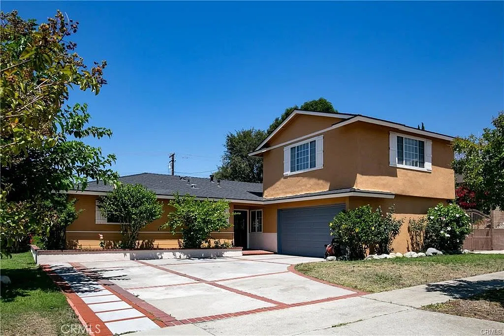 4 bed, 1350 sqft, $3,250 — Photo 1