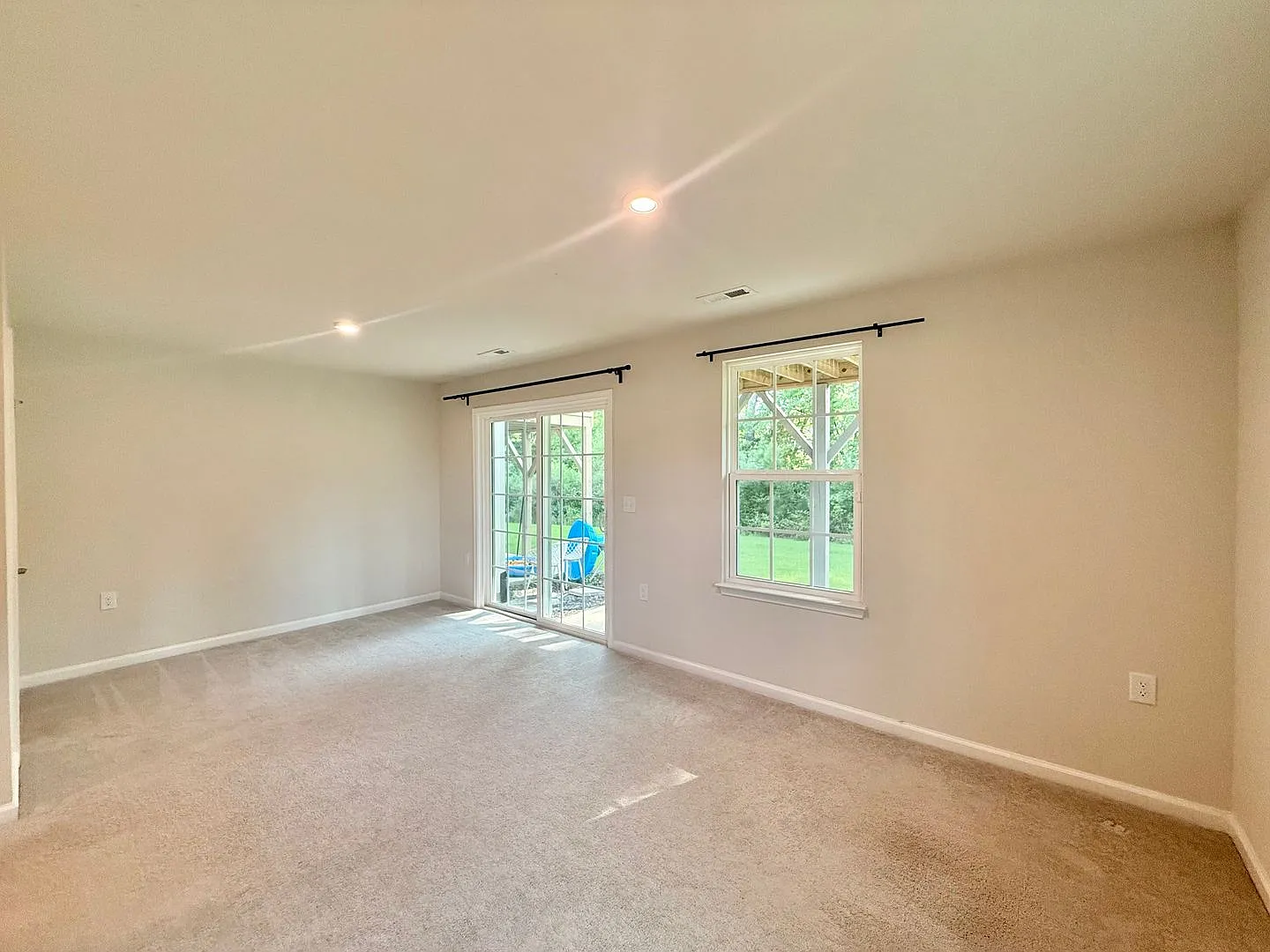 Stunning 3bd, 3.5ba End Unit Durham Townhome In A Great Location Near Rdu, Rtp, Southpoint Mall, ... — Photo 3