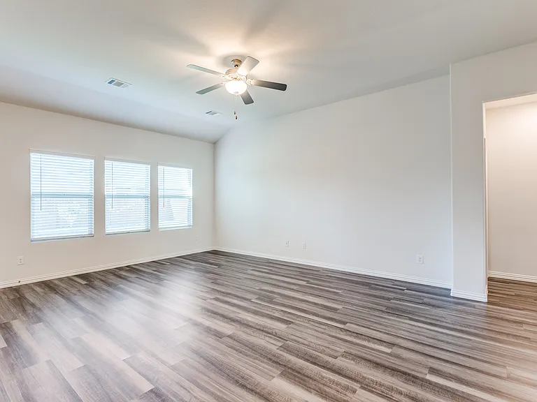 226 Stonebrook Trl — Photo 18