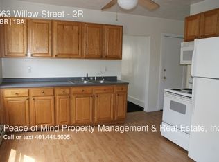 563 Willow St APT 2R, Woonsocket, RI 02895