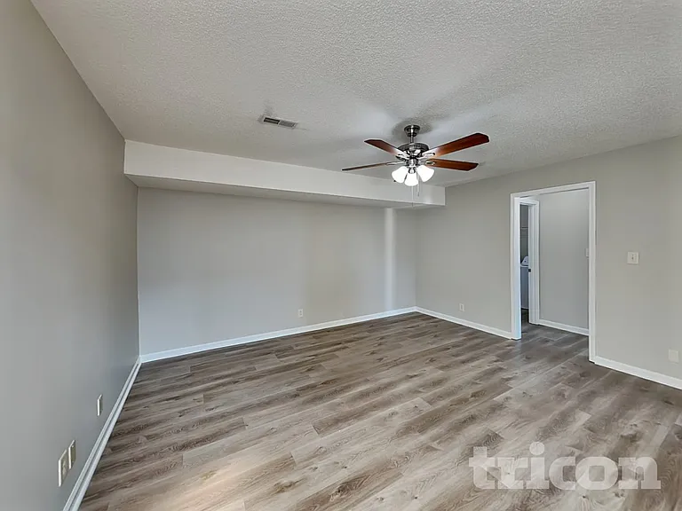 3411 Bradfield Dr — Photo 22